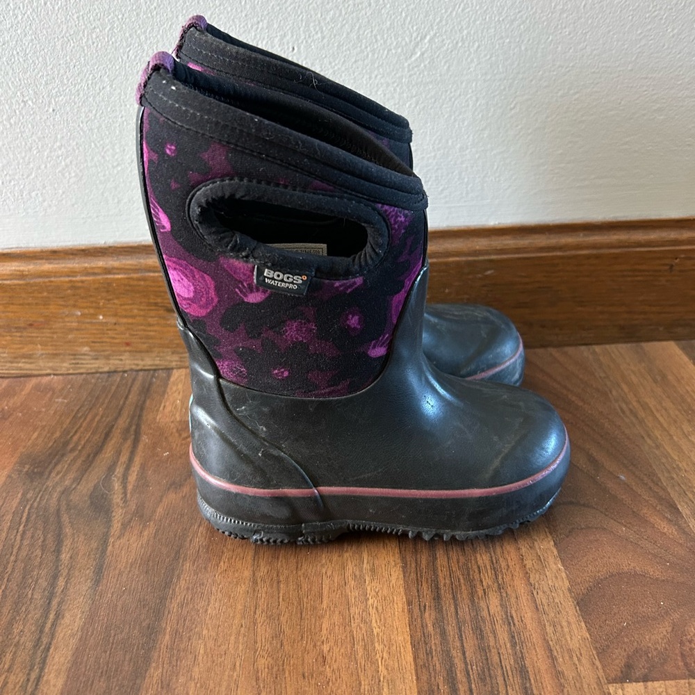 Infants size 7 Floral Bogs